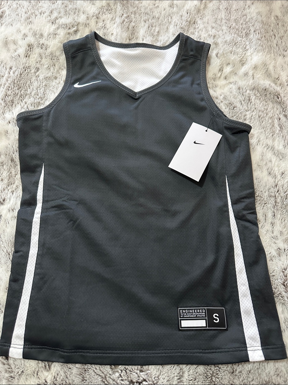 Nike Reversible Sleeveless Performance Jersey,BSKTBLL ,NEW ,kids Small